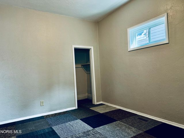 219 Storrs, Toledo, OH 43609