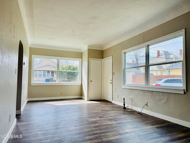 219 Storrs, Toledo, OH 43609