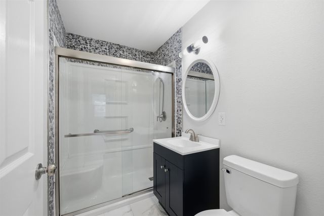 4633 S Hemlock Ave, Wichita, KS 67216