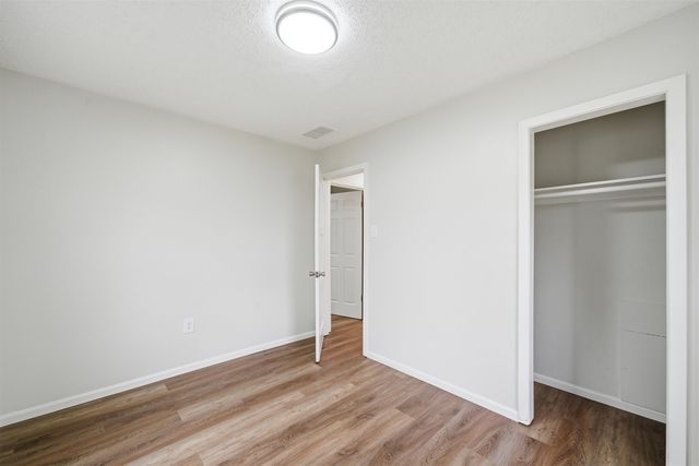 4633 S Hemlock Ave, Wichita, KS 67216