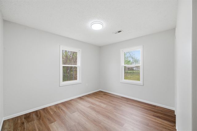 4633 S Hemlock Ave, Wichita, KS 67216