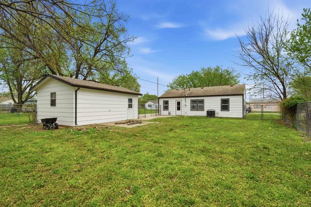 4633 S Hemlock Ave, Wichita, KS 67216