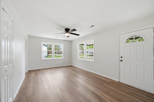 4633 S Hemlock Ave, Wichita, KS 67216