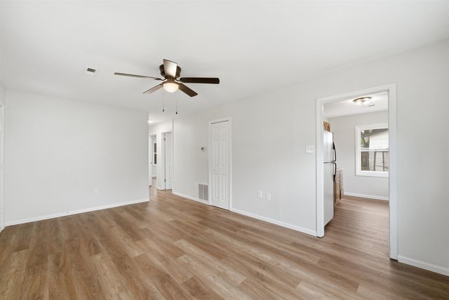 4633 S Hemlock Ave, Wichita, KS 67216