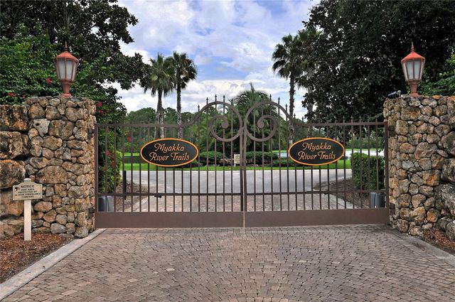 710 N RIVER ROAD, Venice, FL 34293