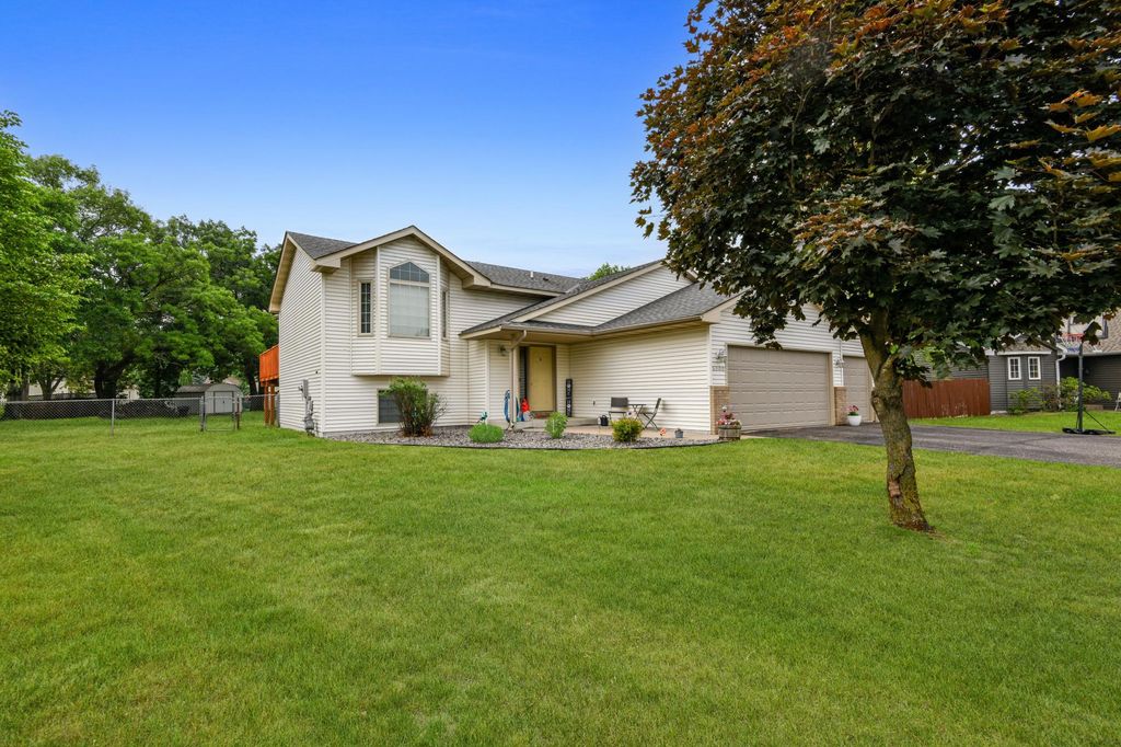 5000 Bluff Road, Big Lake, MN 55309