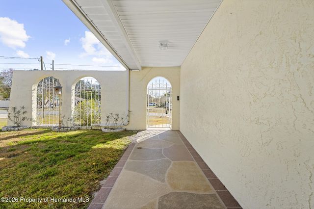 6135 Alderwood Street, Spring Hill, FL 34606