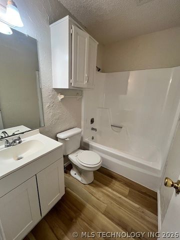12011 E 89th Place North, Owasso, OK 74055