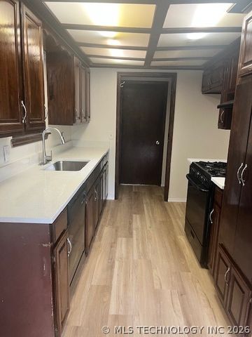 12011 E 89th Place North, Owasso, OK 74055