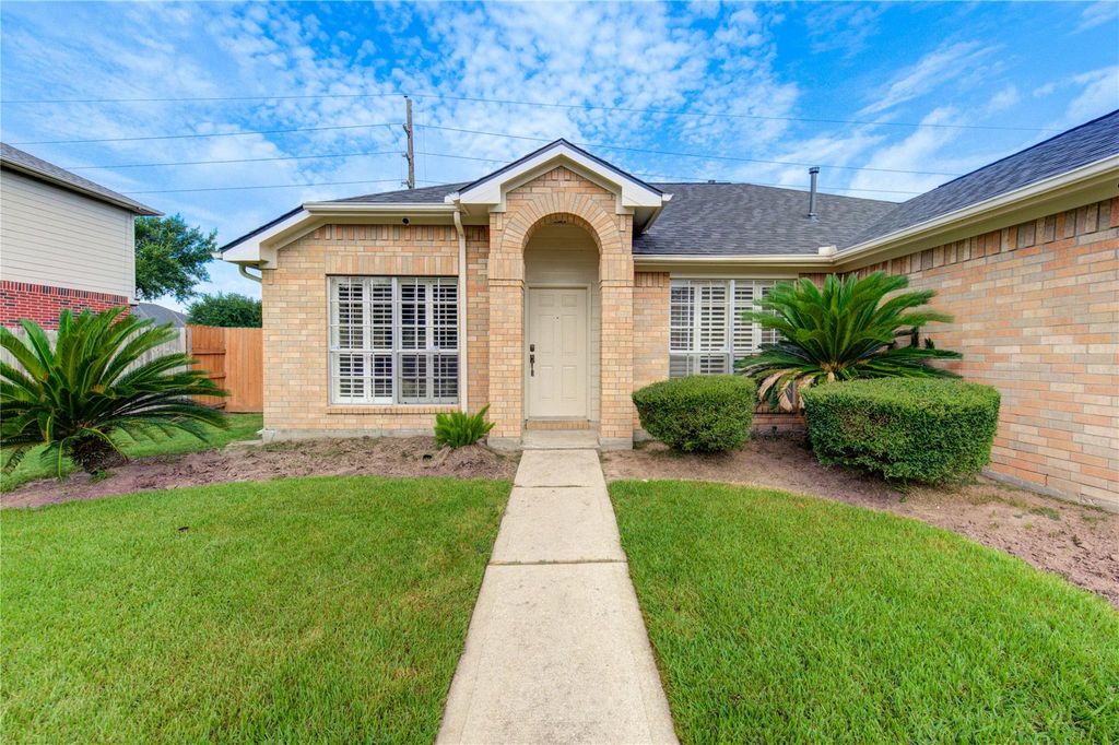 5143 W Harrow Drive, Houston, TX 77084
