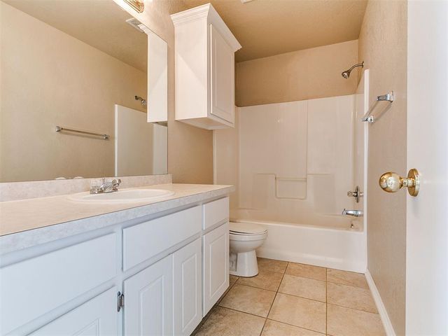 704 NW 21st Street, Moore, OK 73160