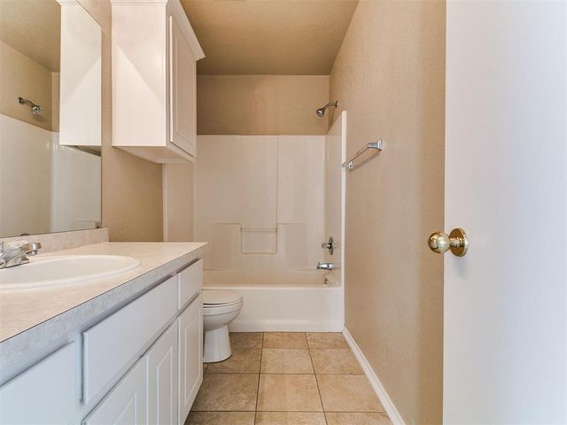 704 NW 21st Street, Moore, OK 73160