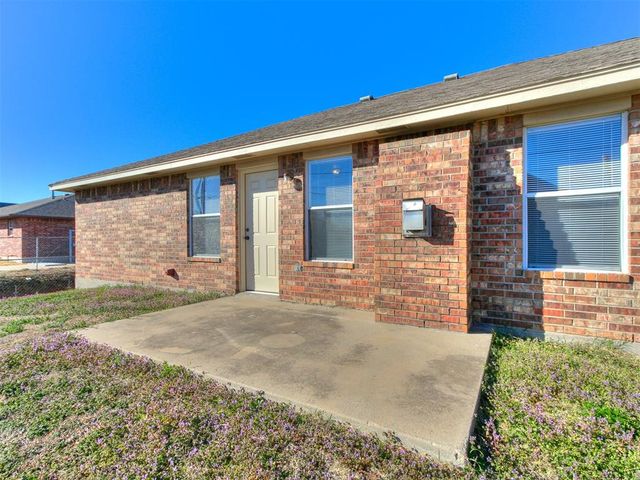 704 NW 21st Street, Moore, OK 73160