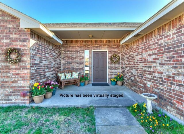 704 NW 21st Street, Moore, OK 73160