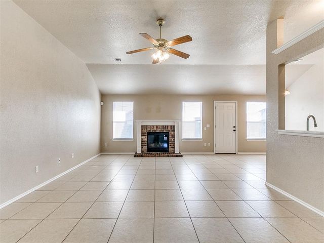 704 NW 21st Street, Moore, OK 73160