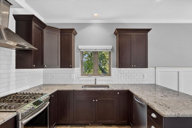 28000 Worthington Street, Saint Clair Shores City, MI 48081