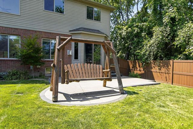 28000 Worthington Street, Saint Clair Shores City, MI 48081