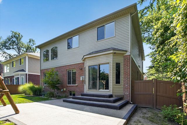 28000 Worthington Street, Saint Clair Shores City, MI 48081