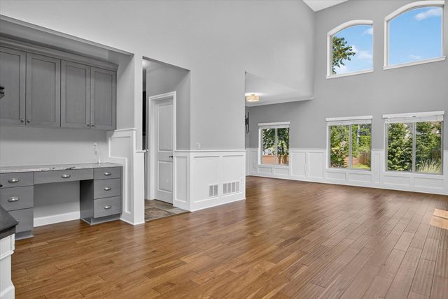 28000 Worthington Street, Saint Clair Shores City, MI 48081