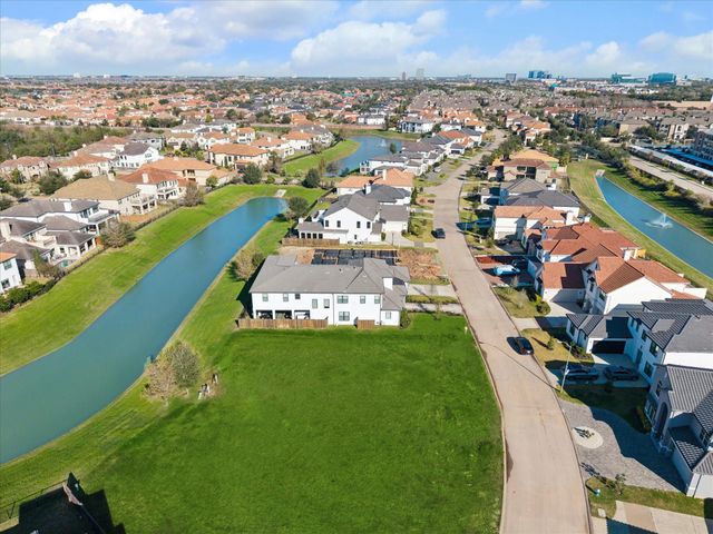 2322 Camden Creek Lane, Houston, TX 77077