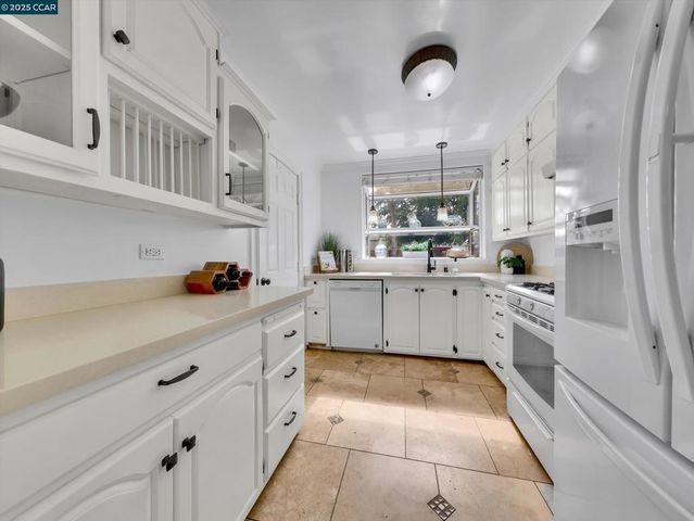 2860 Laguna St, Concord, CA 94518