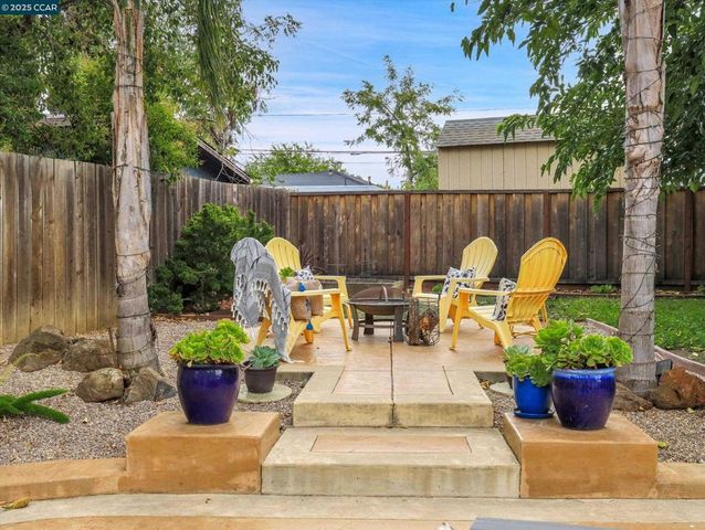 2860 Laguna St, Concord, CA 94518