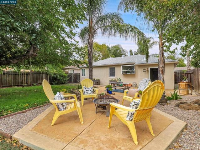 2860 Laguna St, Concord, CA 94518