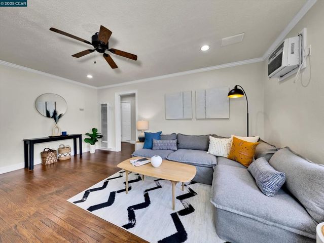 2860 Laguna St, Concord, CA 94518