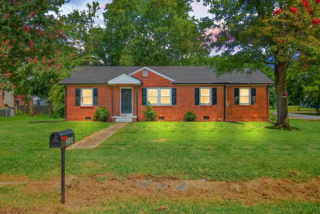 219 Rolling Rd, Shelbyville, TN 37160