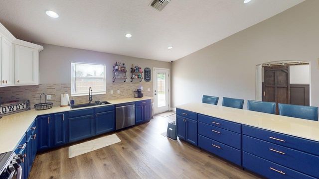201 NE Faring Avenue, Port St. Lucie, FL 34983