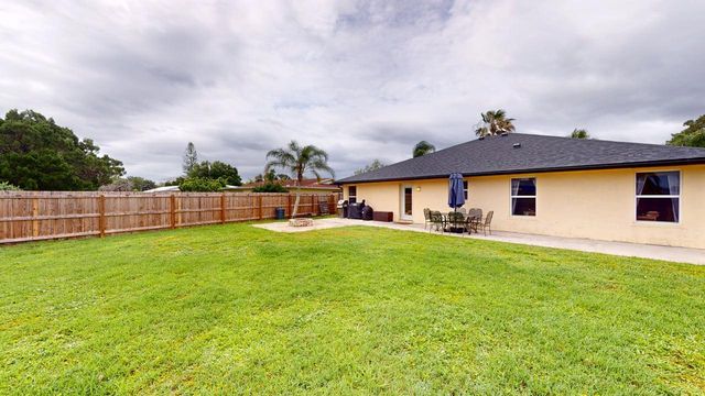 201 NE Faring Avenue, Port St. Lucie, FL 34983
