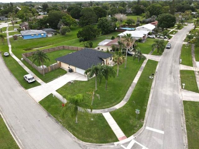 201 NE Faring Avenue, Port St. Lucie, FL 34983