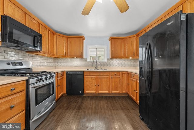 578 SWAIN ST, Bristol, PA 19007