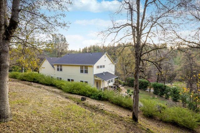 20114 Tiger Tail Rd, Grass Valley, CA 95949