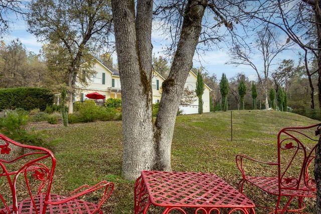 20114 Tiger Tail Rd, Grass Valley, CA 95949