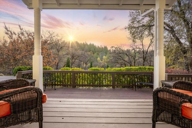 20114 Tiger Tail Rd, Grass Valley, CA 95949