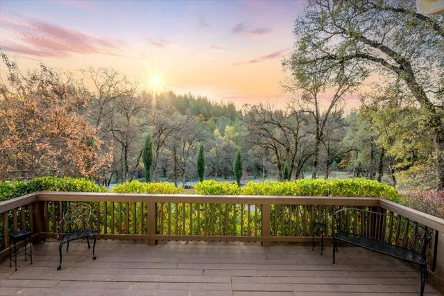 20114 Tiger Tail Rd, Grass Valley, CA 95949