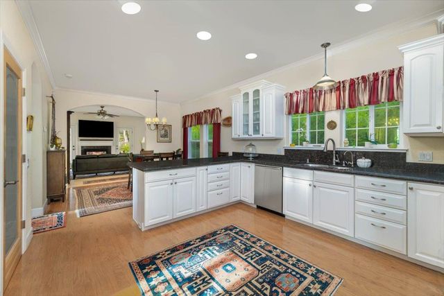 20114 Tiger Tail Rd, Grass Valley, CA 95949