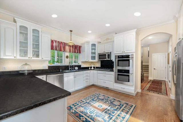 20114 Tiger Tail Rd, Grass Valley, CA 95949