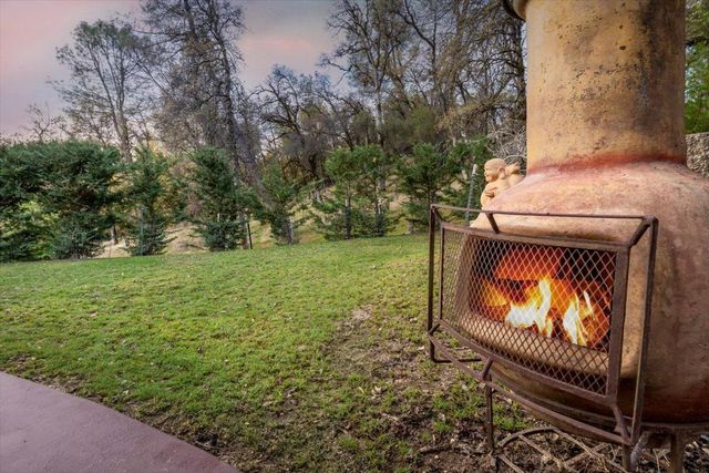 20114 Tiger Tail Rd, Grass Valley, CA 95949