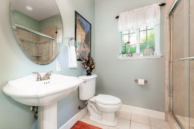 20114 Tiger Tail Rd, Grass Valley, CA 95949