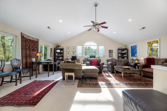 20114 Tiger Tail Rd, Grass Valley, CA 95949