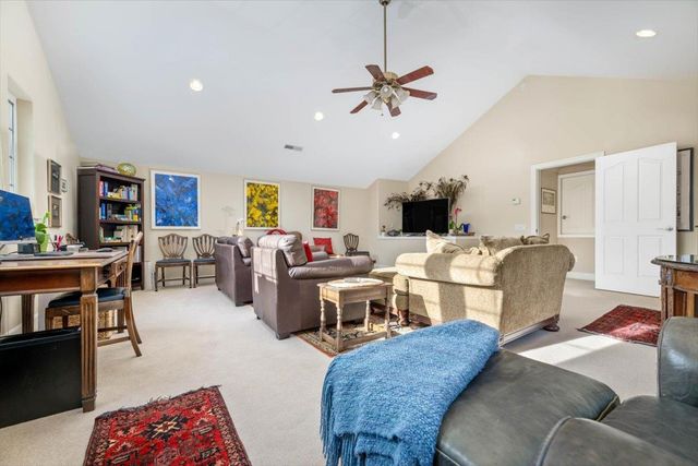 20114 Tiger Tail Rd, Grass Valley, CA 95949