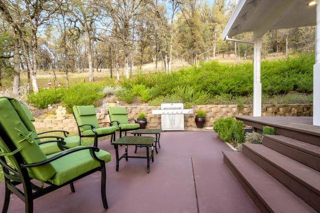 20114 Tiger Tail Rd, Grass Valley, CA 95949