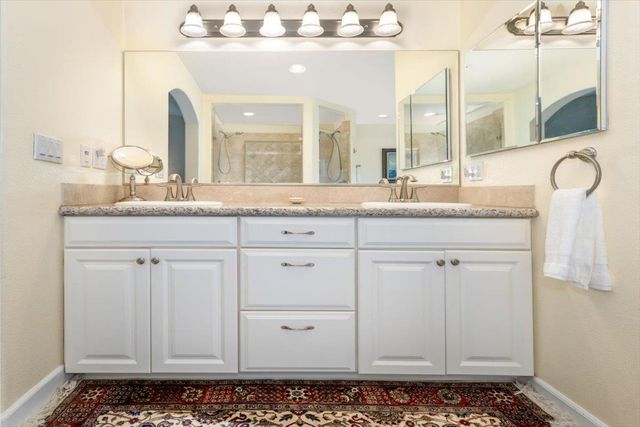 20114 Tiger Tail Rd, Grass Valley, CA 95949