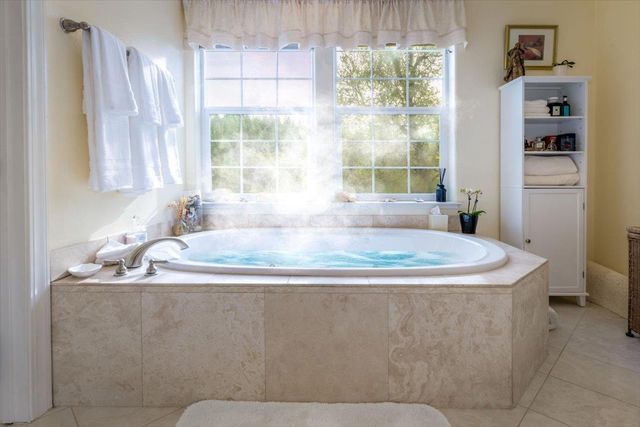 20114 Tiger Tail Rd, Grass Valley, CA 95949