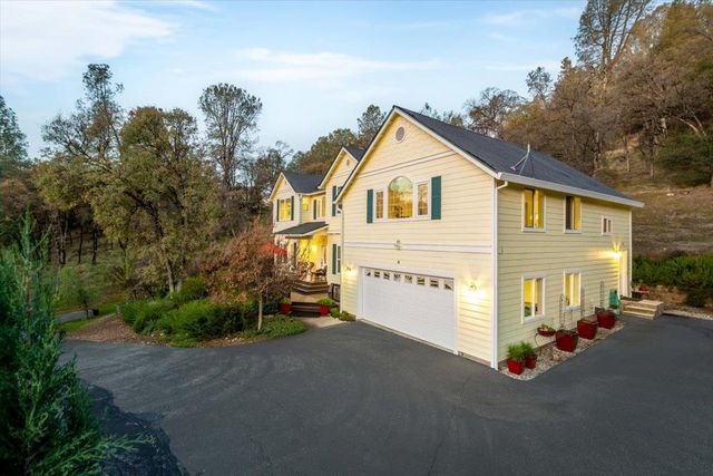 20114 Tiger Tail Rd, Grass Valley, CA 95949