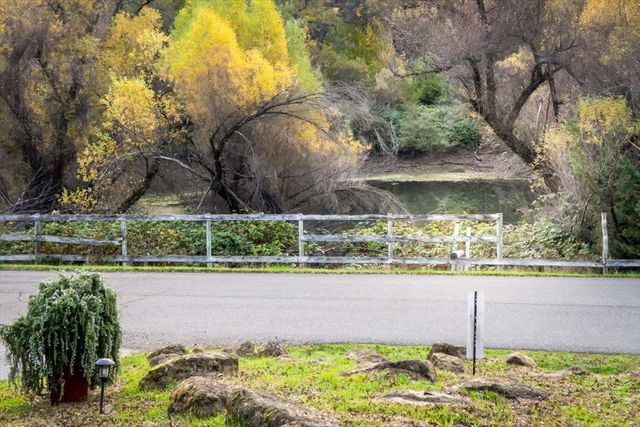 20114 Tiger Tail Rd, Grass Valley, CA 95949