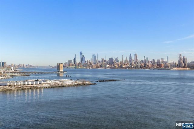 2 2nd Street 801, Jersey City, NJ 07302