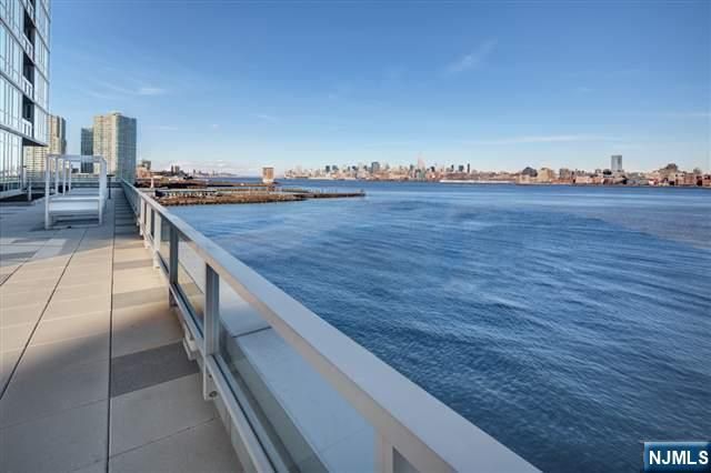 2 2nd Street 801, Jersey City, NJ 07302